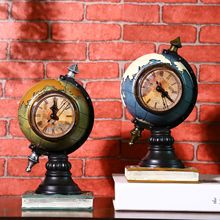 时尚创意家居装饰品摆件树脂工艺品复古地球客厅时钟台钟表