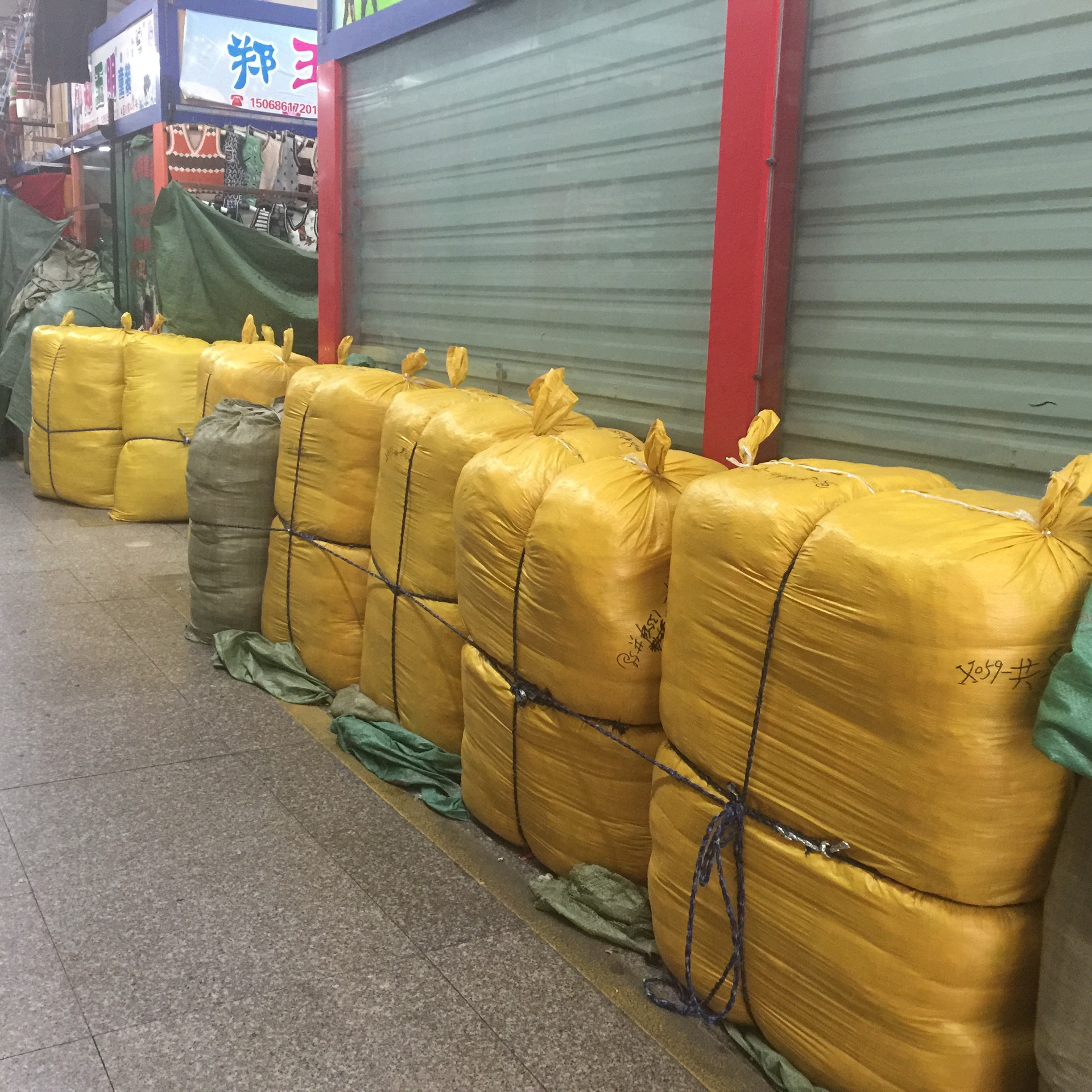 蛇皮袋厂家批发物流打包大号服装防水黄色复合包装塑料编织袋