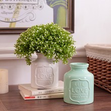 日式白色绿色陶瓷花瓶家居装饰摆件字母浮雕创意怀旧摆件2号