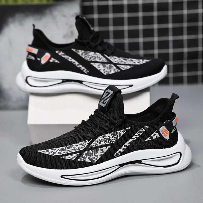 Men's Sneakers 2023 New Summer Breathable Thin Casual Flyknit Soft Bottom Men's Versatile Lightweight Mesh Surface Shoes