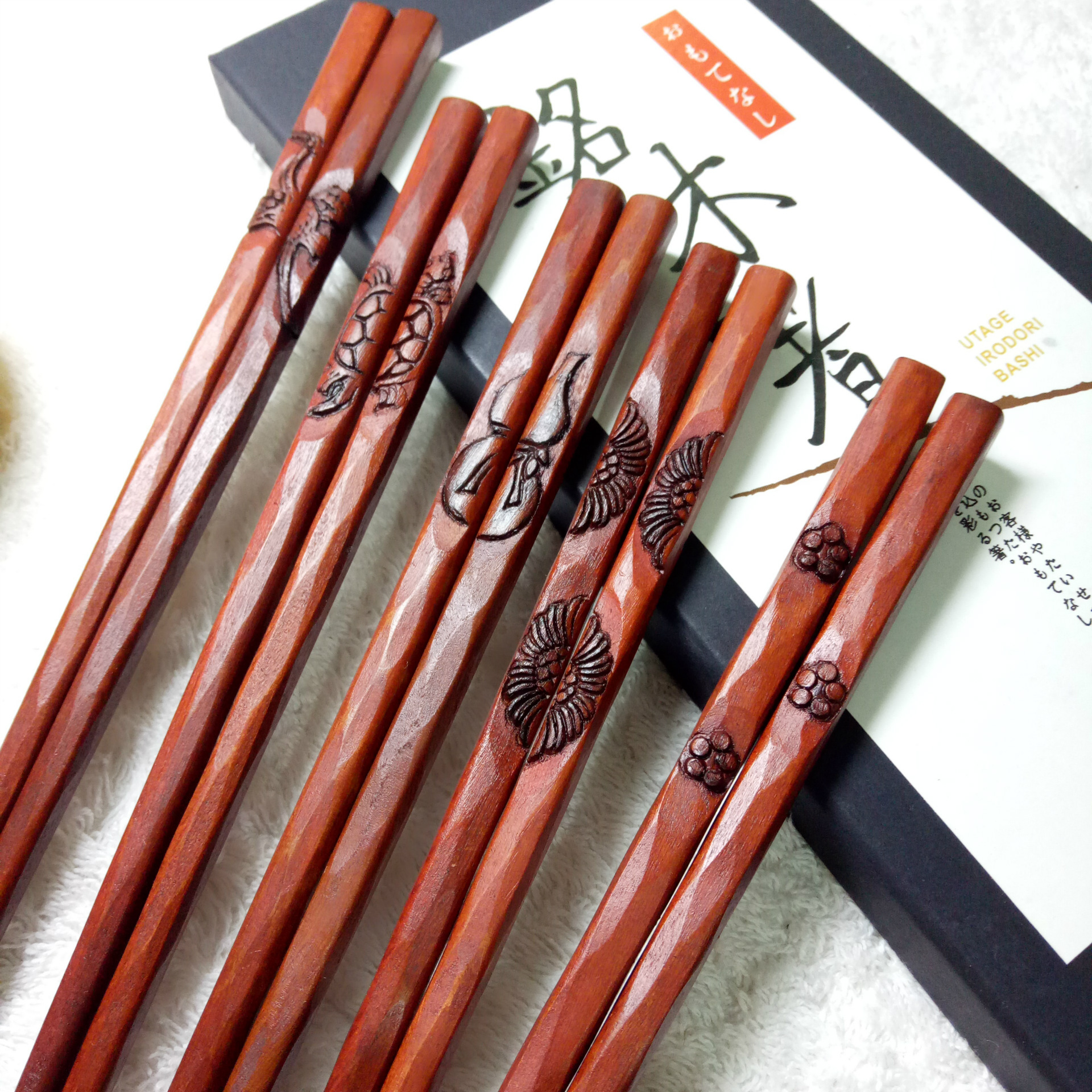 厂家批发日式 木制筷子雕刻花卉图案木筷5双创意尖头筷