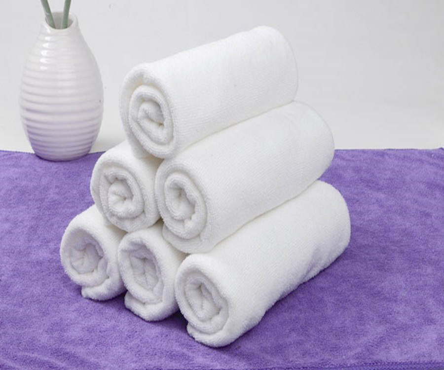 Factory Wholesale Square 180G Specification Microfiber White Towel Bath Towel Square Towel Children's Towel One-Time Hair Drying Towel