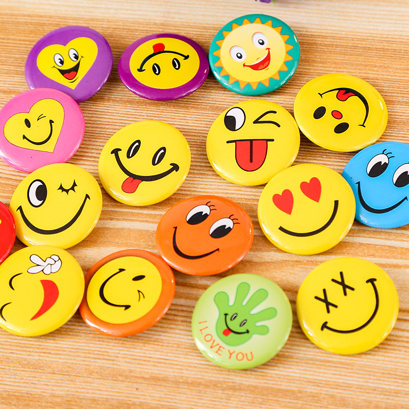 30mm manufacturers order smiling face tinplate pin badge advertising plastic badge cartoon plastic badge