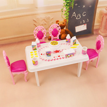 儿童女孩洋娃娃配件厨房餐桌椅套装组合过家家玩具婚纱公主的家居