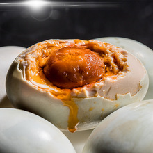 约65克 海鸭蛋中流油咸蛋特产熟盐蛋咸鸭蛋流油烤鸭蛋批发代发