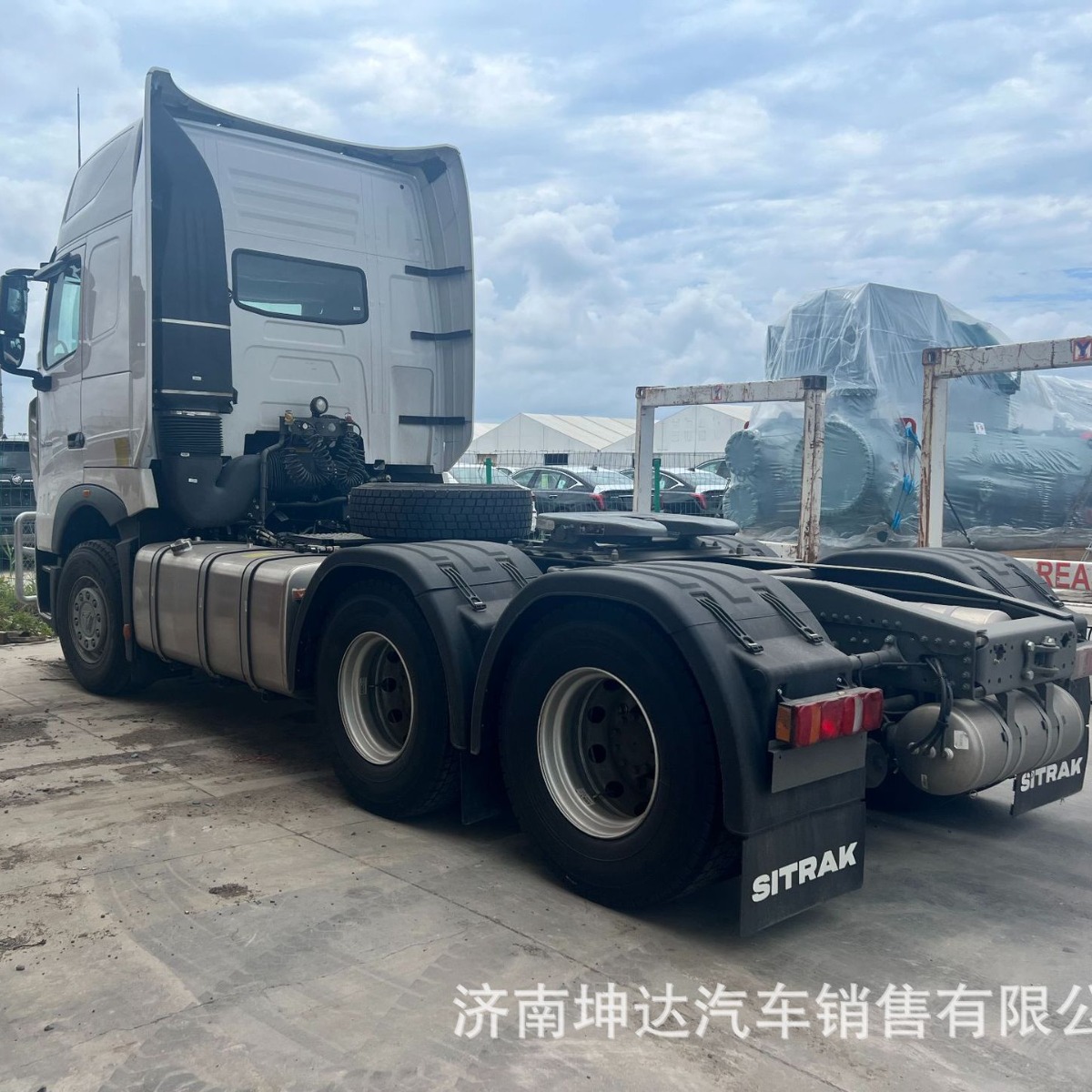 430马力国三a7豪沃t7牵引车头出口非洲电话18953179828-阿里巴巴