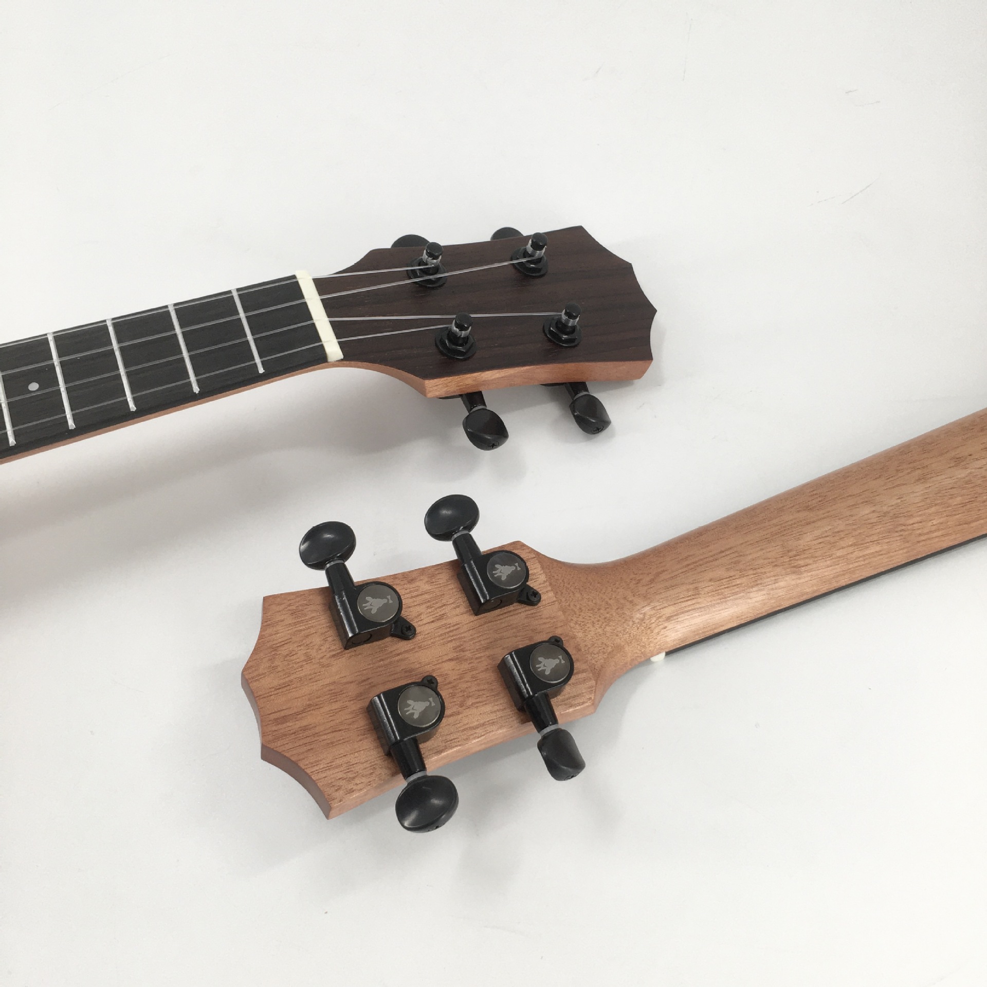 工厂直销23/26寸全单桃花芯木ukulili尤克里里小四弦夏威夷批发