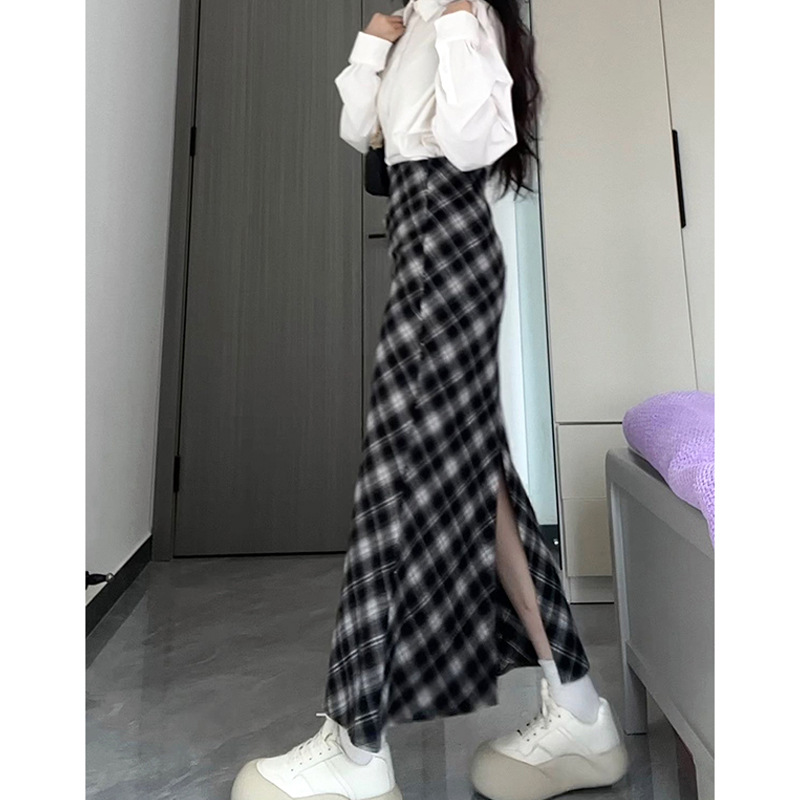 毛呢鱼尾裙卫衣配半身裙女2023新款秋冬高腰显瘦开叉复古格子裙子