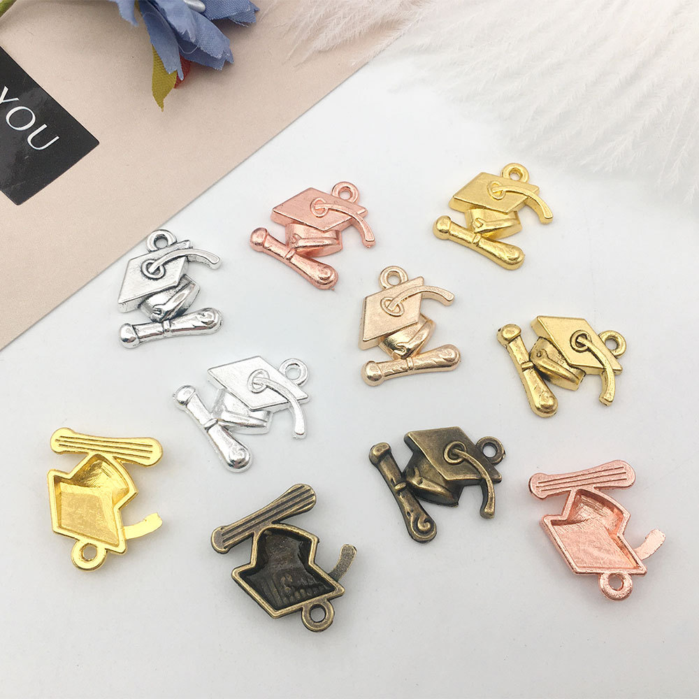 1 Graduation Season Graduation Cap Alloy Decoration Accessories DIY Handmade Necklace Bracelet Pendant Pendant Factory Direct Sales