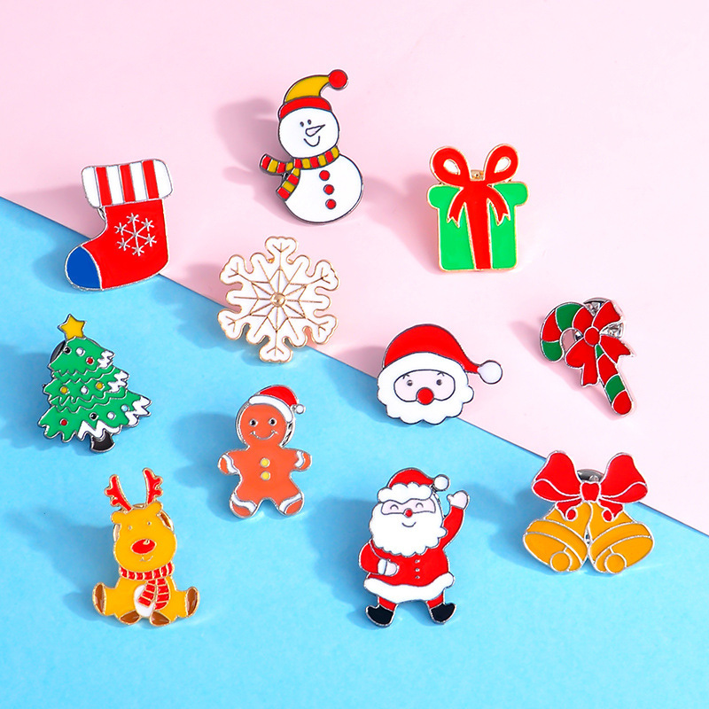 Santa Claus Cute Cartoon Brooch Men and Women Small Jewelry Golden M Badge Clothes Backpack Pin Christmas Medal