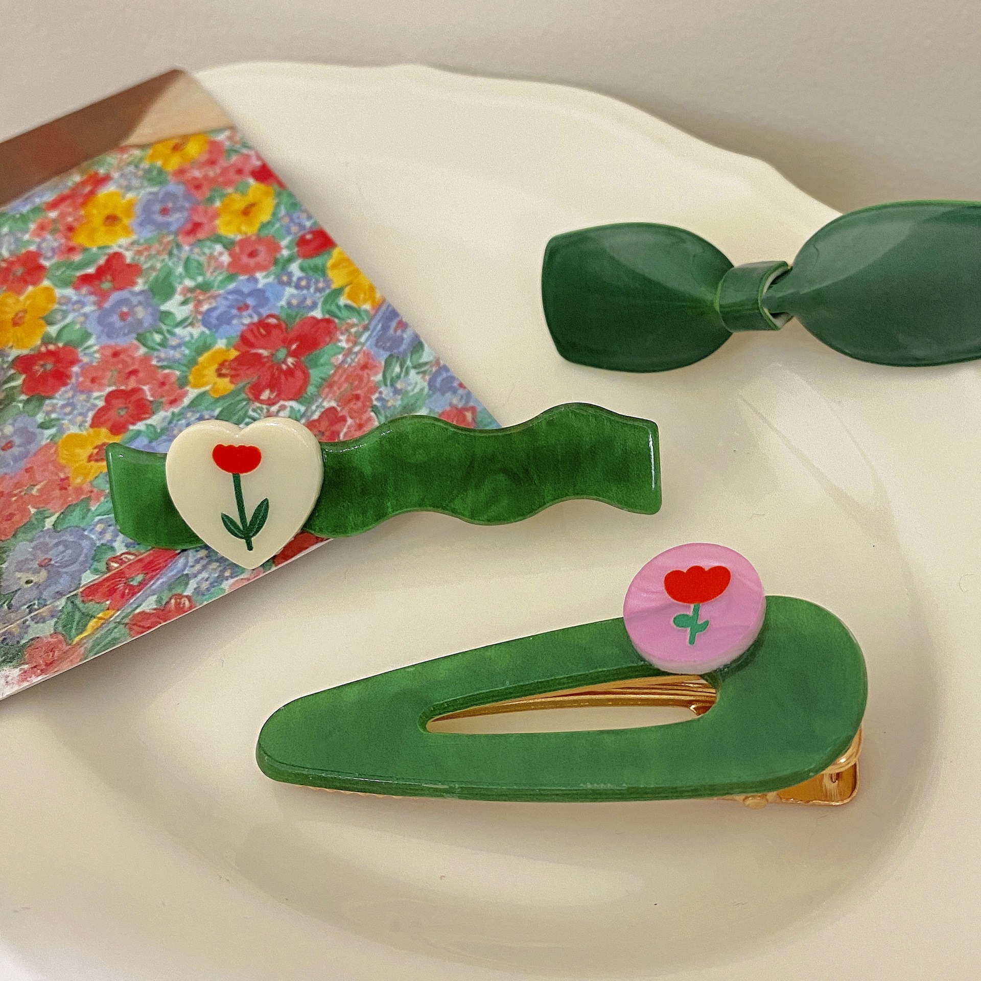 绿色发夹系列~磨砂感桃心小熊侧边夹甜美少女心蝴蝶结刘海夹发饰