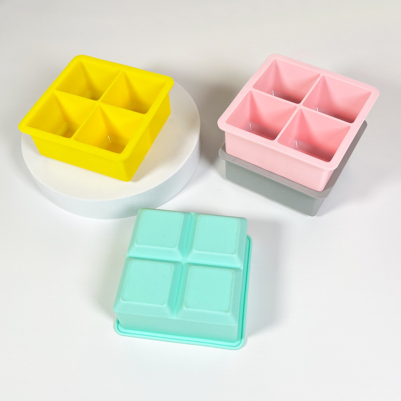 Hot 4-Hole Silicone Ice Tray Frozen Water Mold 4-Grid Square Household Refrigerator Ice Cube Box with Lid 0825