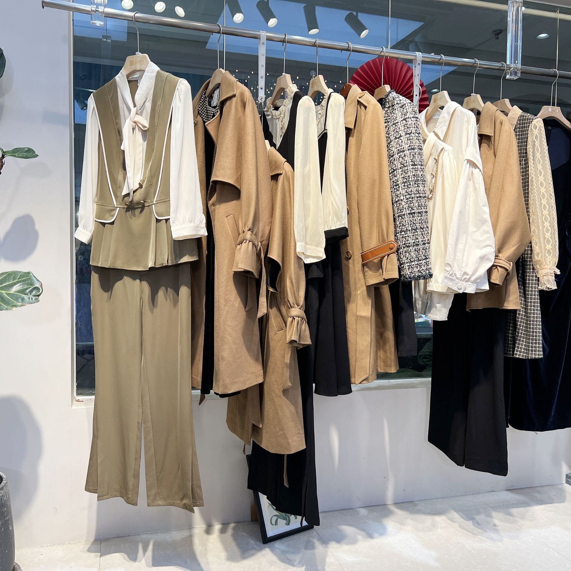 珂雯娜22秋 品牌折扣女装尾货走份工厂库存时尚西装外套直播货源