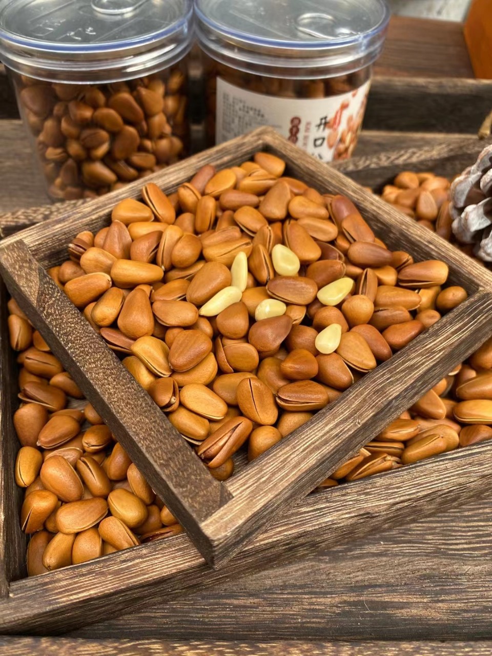 2021年新货松子王大颗粒东北红松子开口松子王罐装250克大量批发