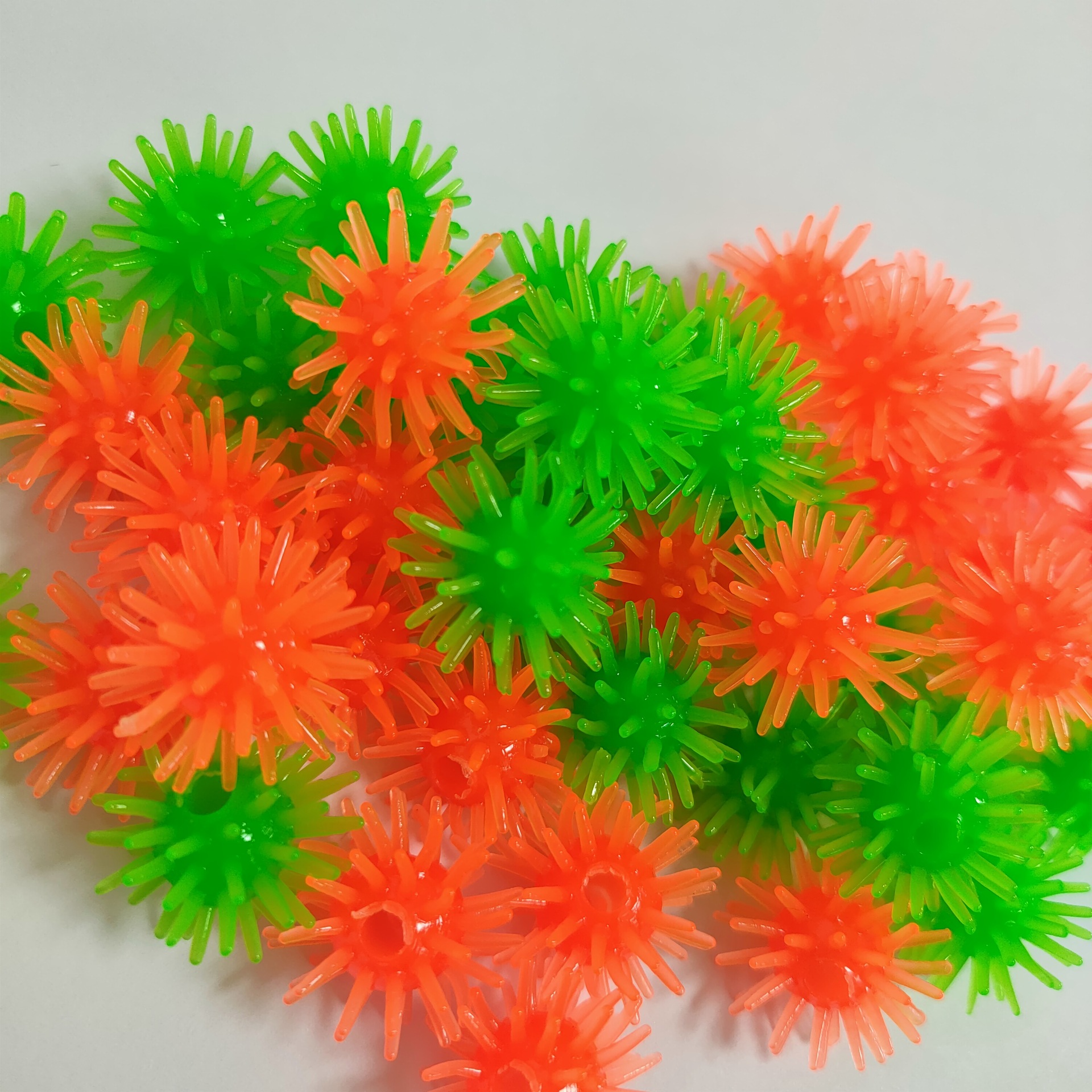 热搜粘粘乐 tpr小刺刺球魔法糖果球厂家直销颜色多样热销产品玩具