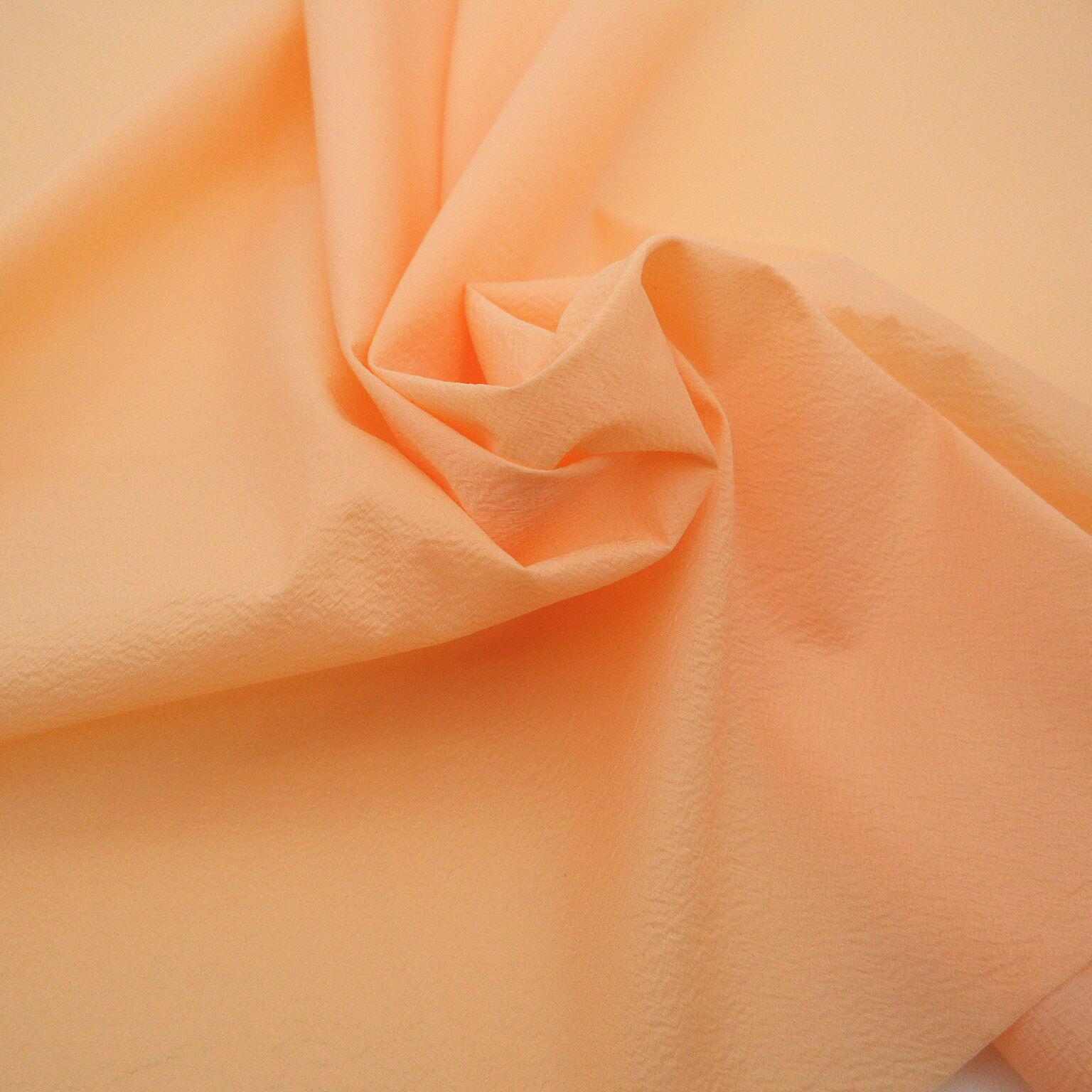 轻薄尼龙皱贴膜现货面料 时尚超轻蚂蚁皱尼龙布