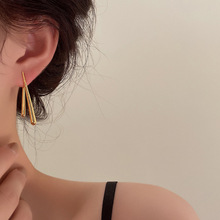 法式极简时尚感水滴金属不对称耳环精致小众设计复古个性耳钉潮女