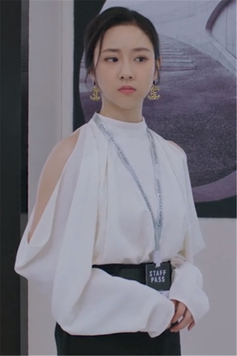 乌鸦小姐与蜥蜴先生葛施敏苏曼琳同款白色衬衫长袖露肩洋气上衣女