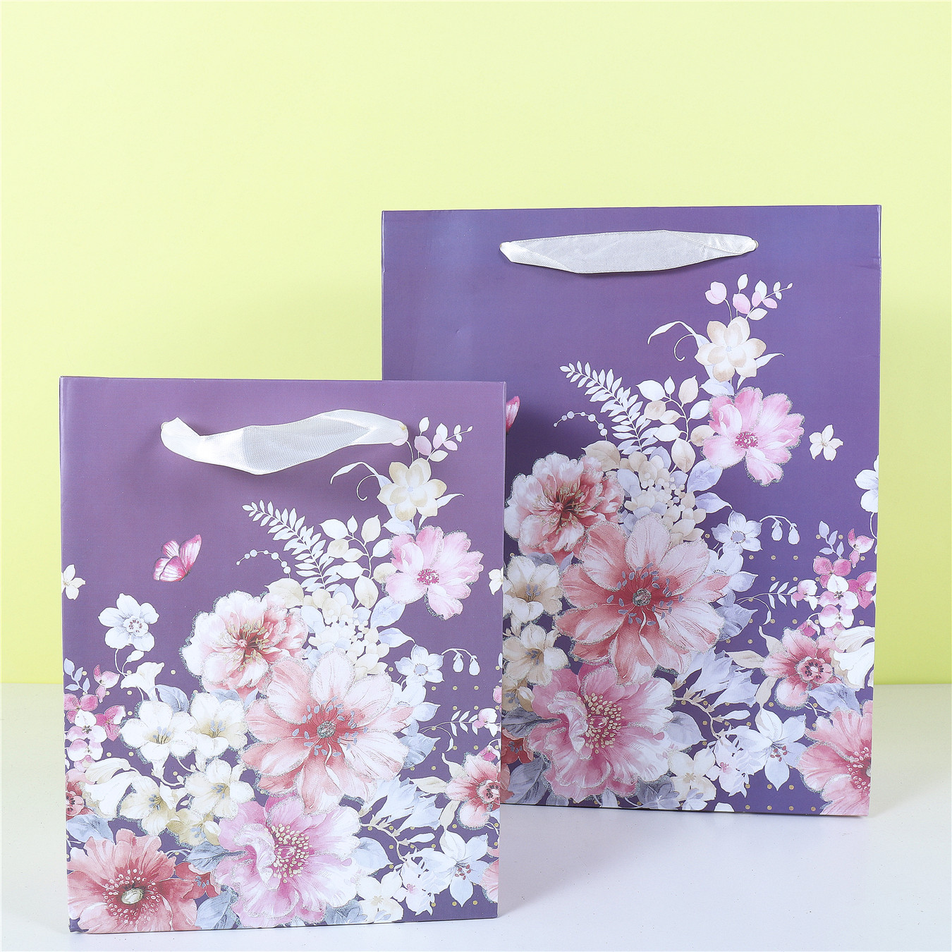 Foreign Trade Dusting Powder Craft Mother's Day Paper White Card Handbag Flowers Valentine's Day Gift in Return Bag in Stock Wholesale