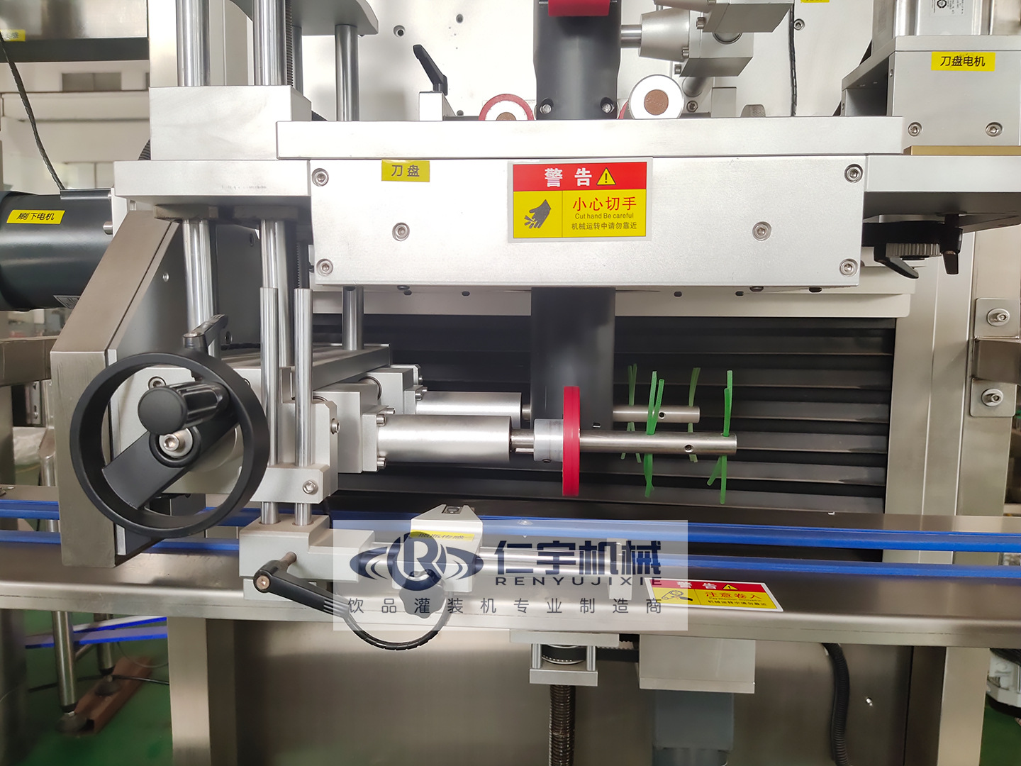 全自动桶装水套标机瓶口瓶身套标机仁宇套标机厂家