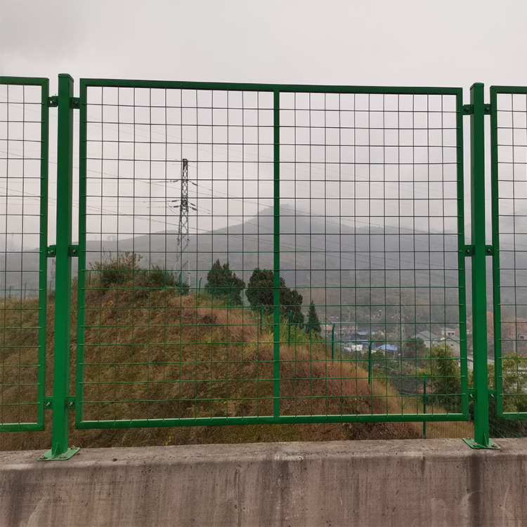 生产桥梁钢板网防抛网河道水库安全防护隔离围栏网建筑工程防护网
