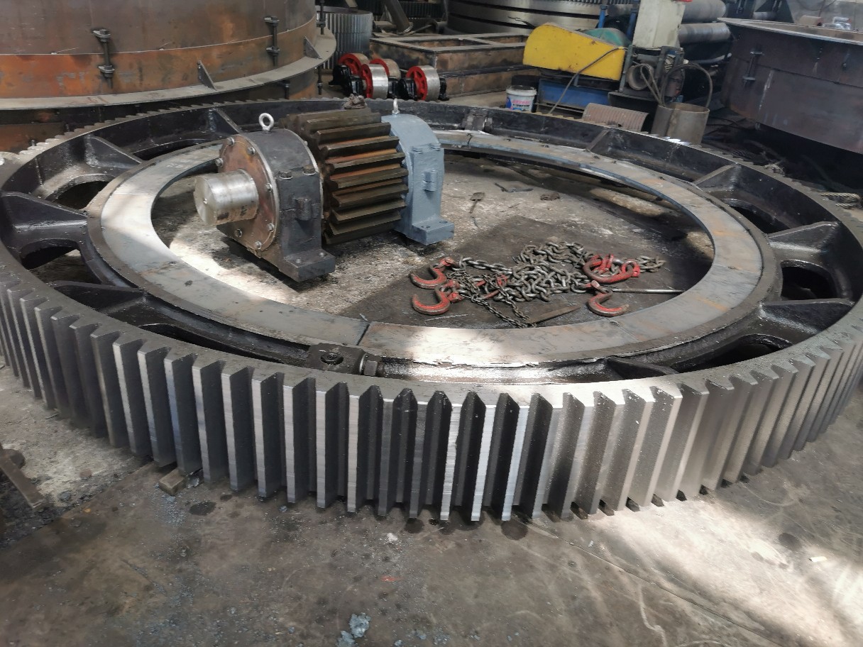 球磨机大齿轮精车,棒磨机设备齿圈配件