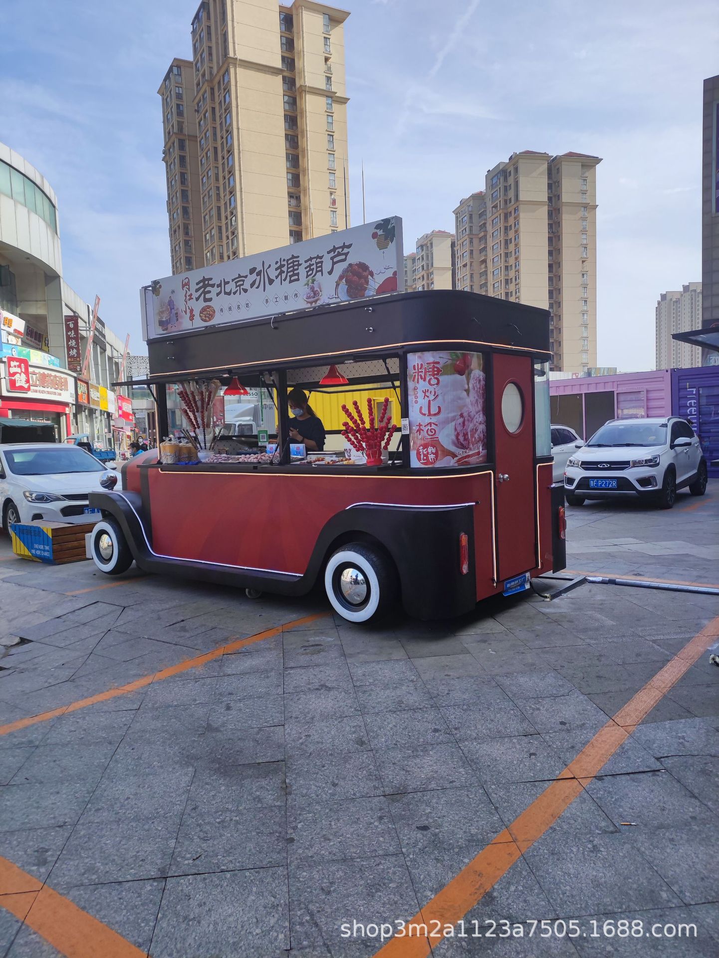 移动餐车多 功能小吃车摆摊车电动移动四轮油炸烧烤快餐车