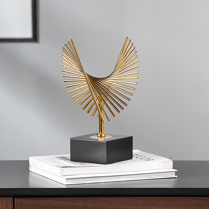 简约时尚铁艺摆件客厅电视柜柜台装饰线条铁艺大鹏展翅工艺品摆件