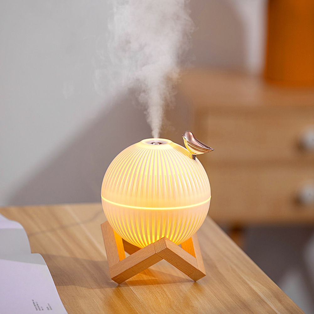 New Planet Night Light Humidifier Household Small USB Desktop Humidifier Bedroom Mini Humidifier with Stand