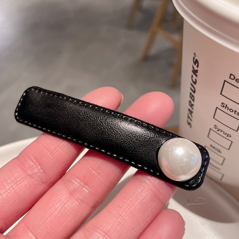 Simple Leather Small Hairclip Spring Pearl Bang Clip Forehead Cropped Hair Clip Female Hairpin BB Clip New Hair Accessories