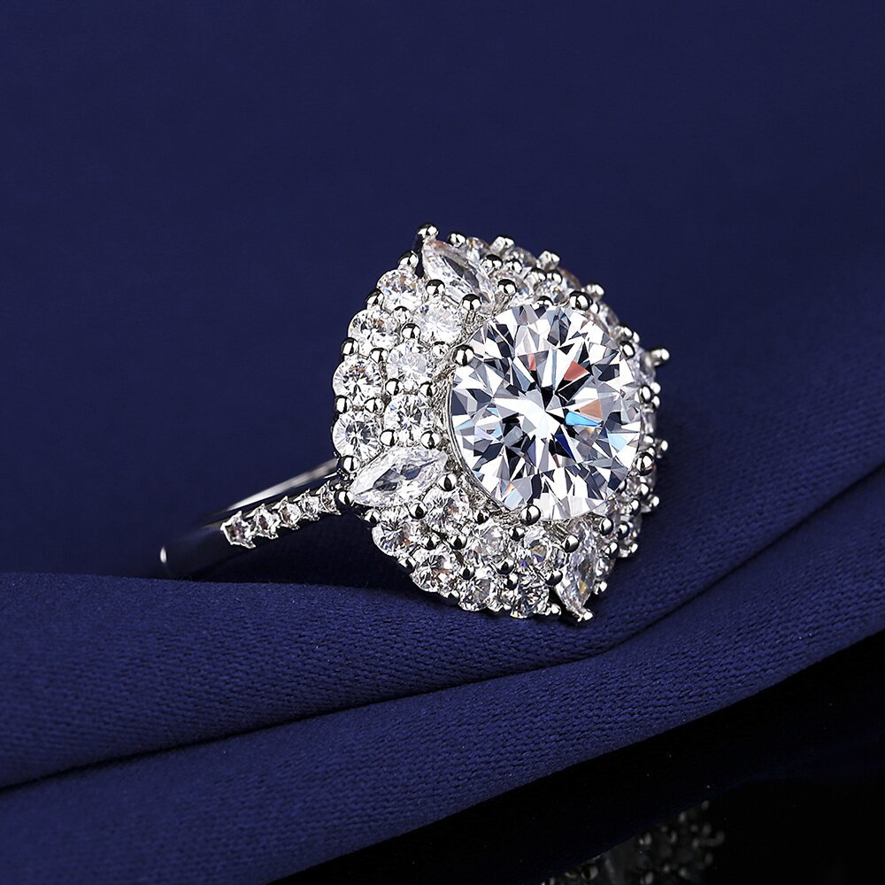 欧美跨境直播奢华时尚四克拉豪镶满钻仿莫桑石锆石戒指女钻戒批发