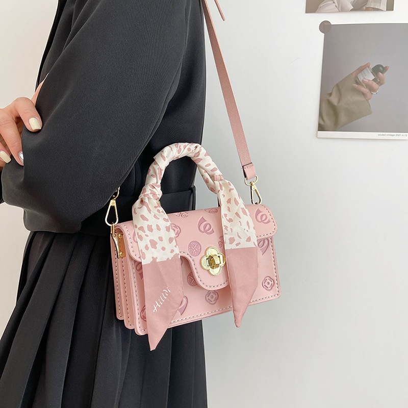 Women's Bag 2022 New Fashionable Sweet Messenger Bag Embossed Pink Shoulder Bag Silk Scarf Portable Small Square Bag Material Bag