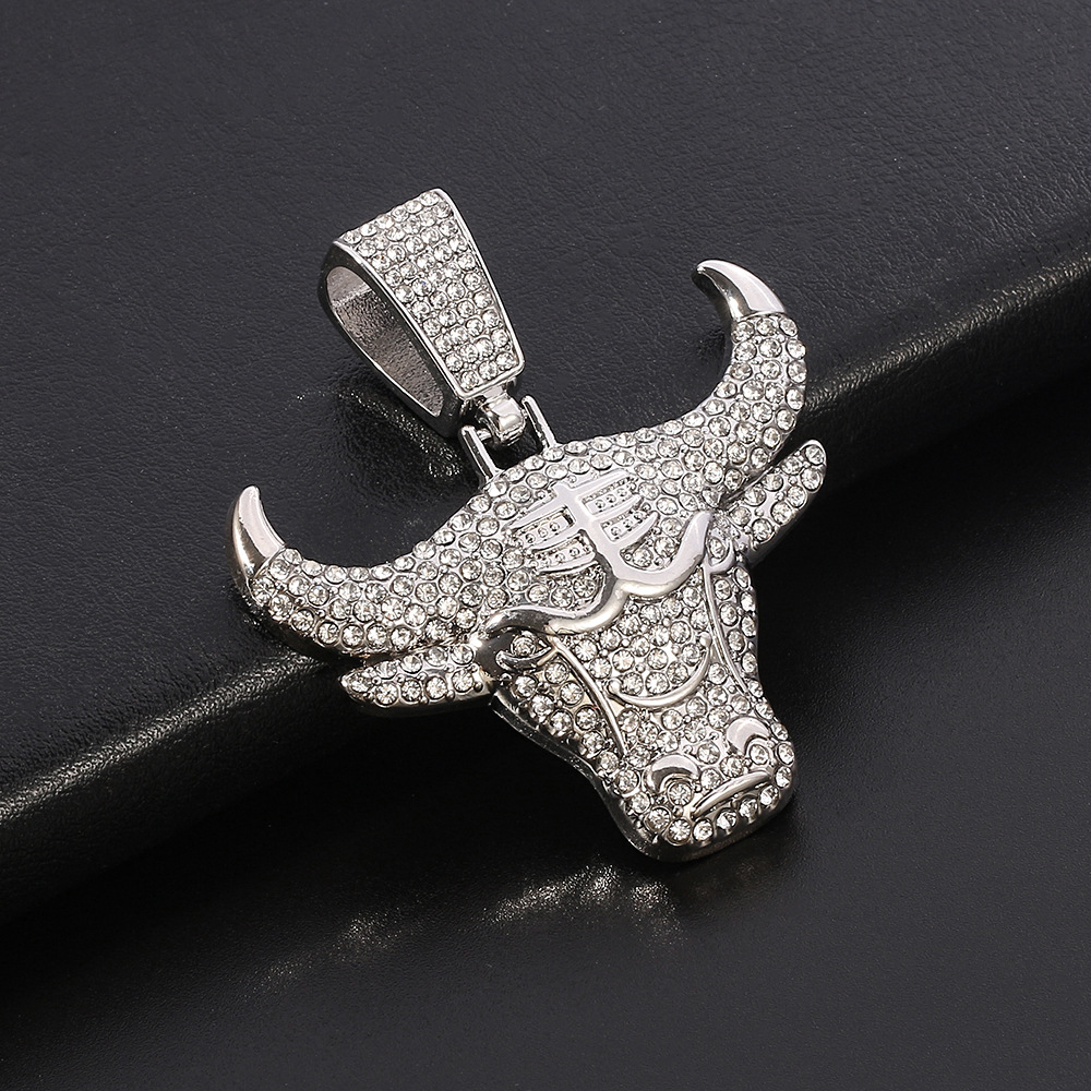 外资亚马逊新款欧美嘻哈镂空牛头吊坠铜镶钻潮人个性项链锆石饰品