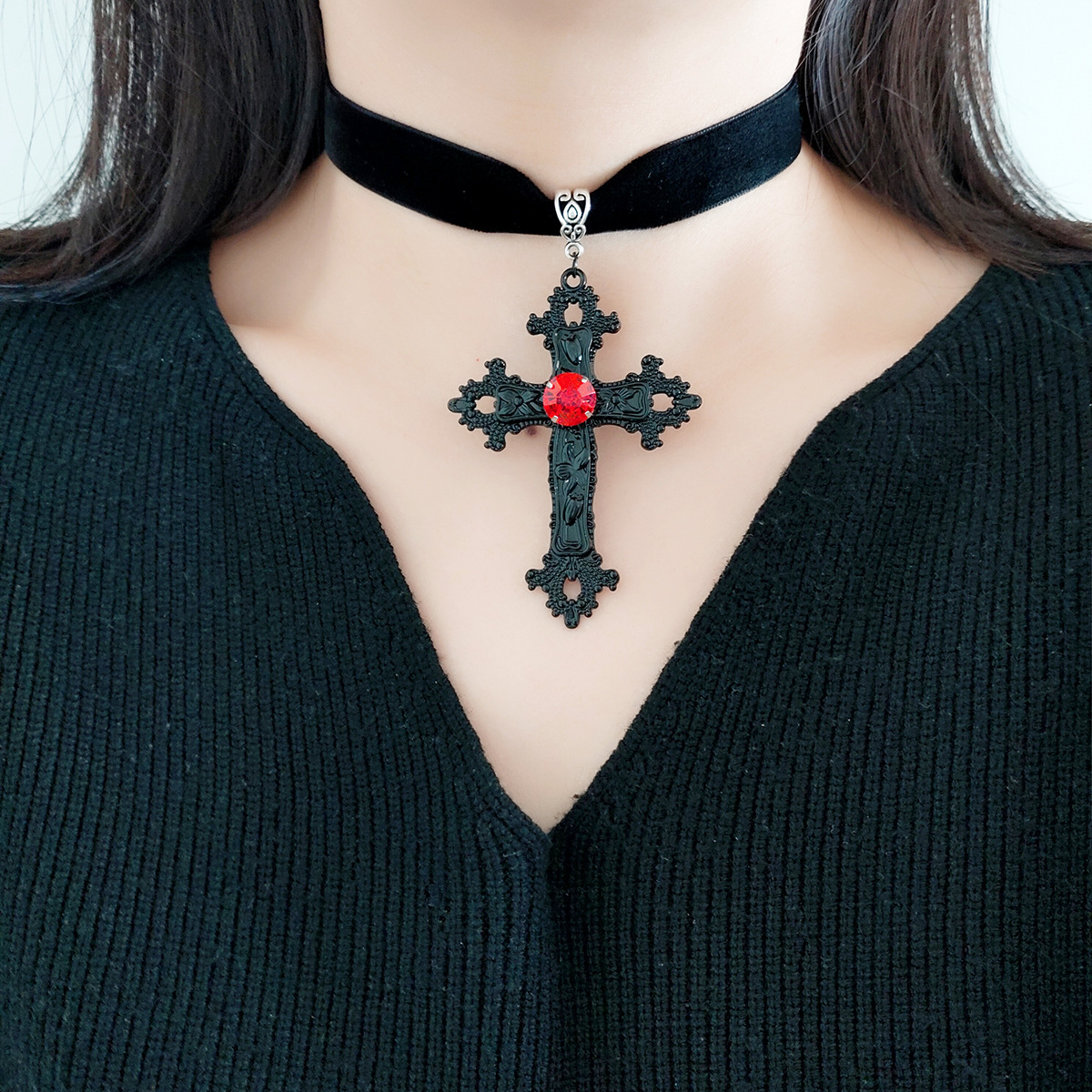 暗黑系哥特风黑色十字架吊坠choker项圈颈带颈链轻奢小众项链女