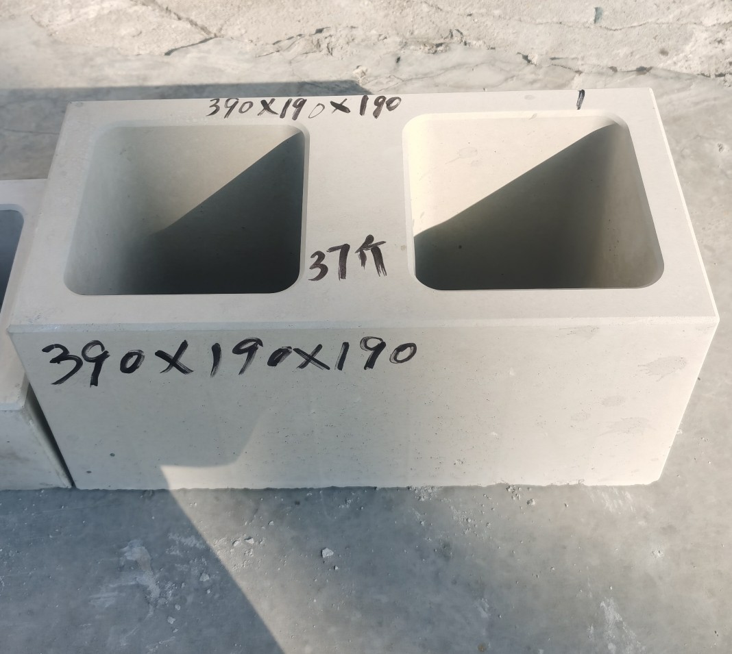 厂家直销中山两孔空心水泥砖空心砖南沙三角砖水泥门头砖石粉砖