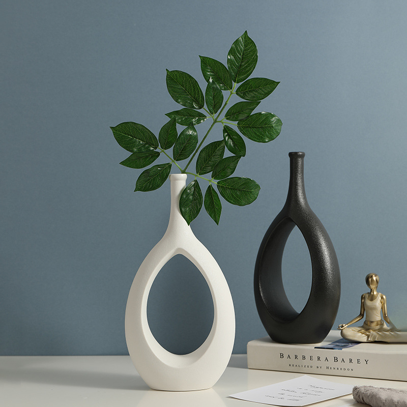 创意圆形镂空小口陶瓷花瓶干花插花北欧简约客厅家居客厅装饰摆件