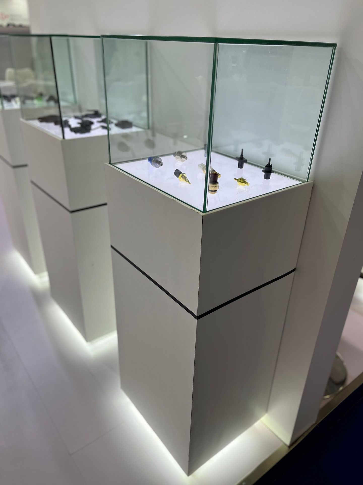 定制汽车配件展示柜机械零件样品柜产品展示玻璃烤漆展示架