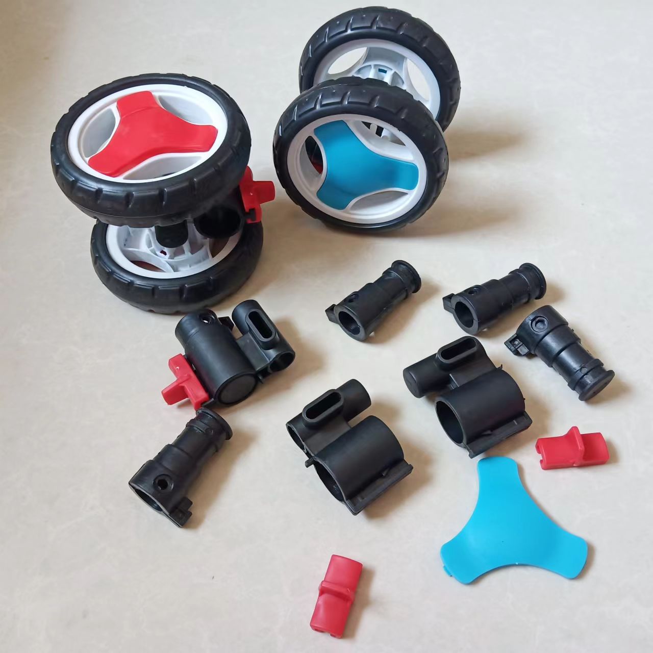 配件万向轮连接器轮子宝宝推车轮子更多宝宝推车轮图片婴儿推车什么最