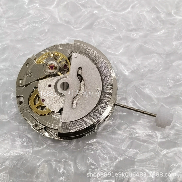 批发 国产2813全自动机械机芯3点位6点位单日历8215手表配件推荐