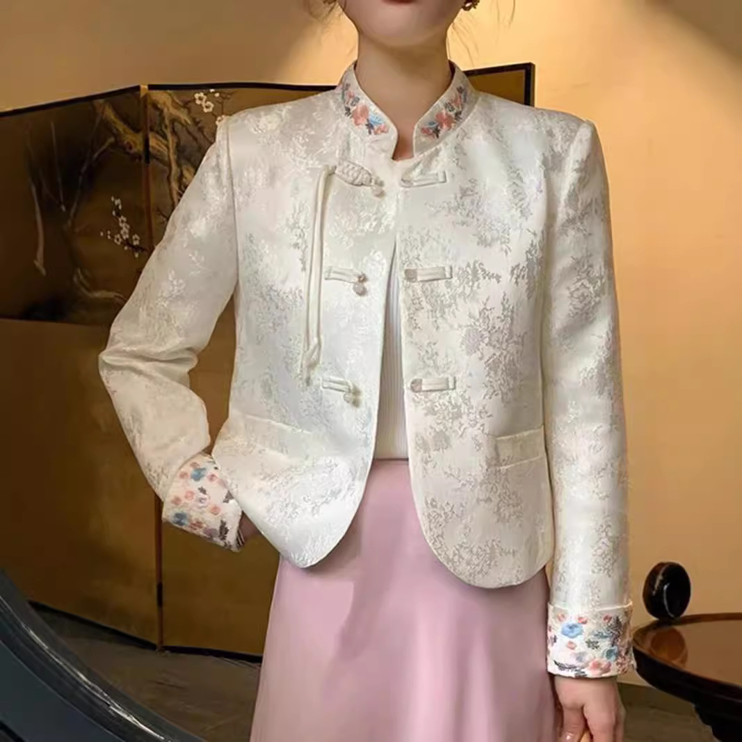 新中式女装国风白色上衣女2024春秋季新款提花唐装盘扣短外套