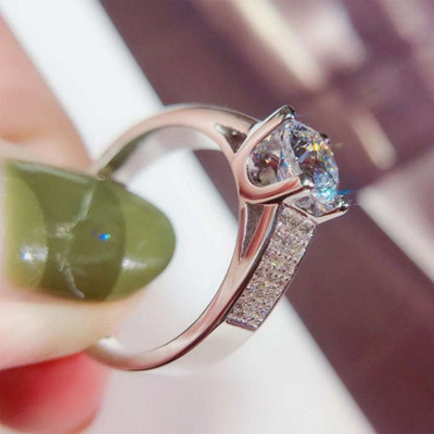 一件代发直播货源奢华开口2克拉戒指女仿真钻戒婚戒pt950满钻戒指