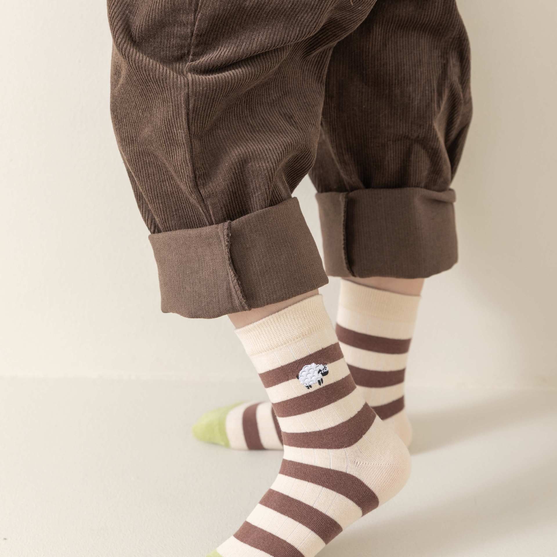 Spring and Autumn New Children's SocksCartoon Striped Khaki Men's SocksClass A Cotton SocksSkin-Friendly Breathable Not Tight Boy's SocksGood-looking