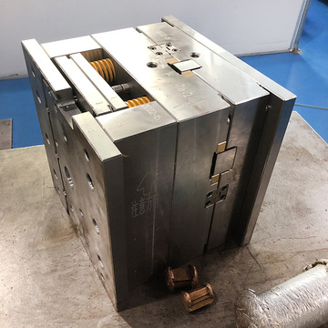 汽配塑料模  汽车后雨刮配件高精度塑胶模具制作尼龙加纤材质成型