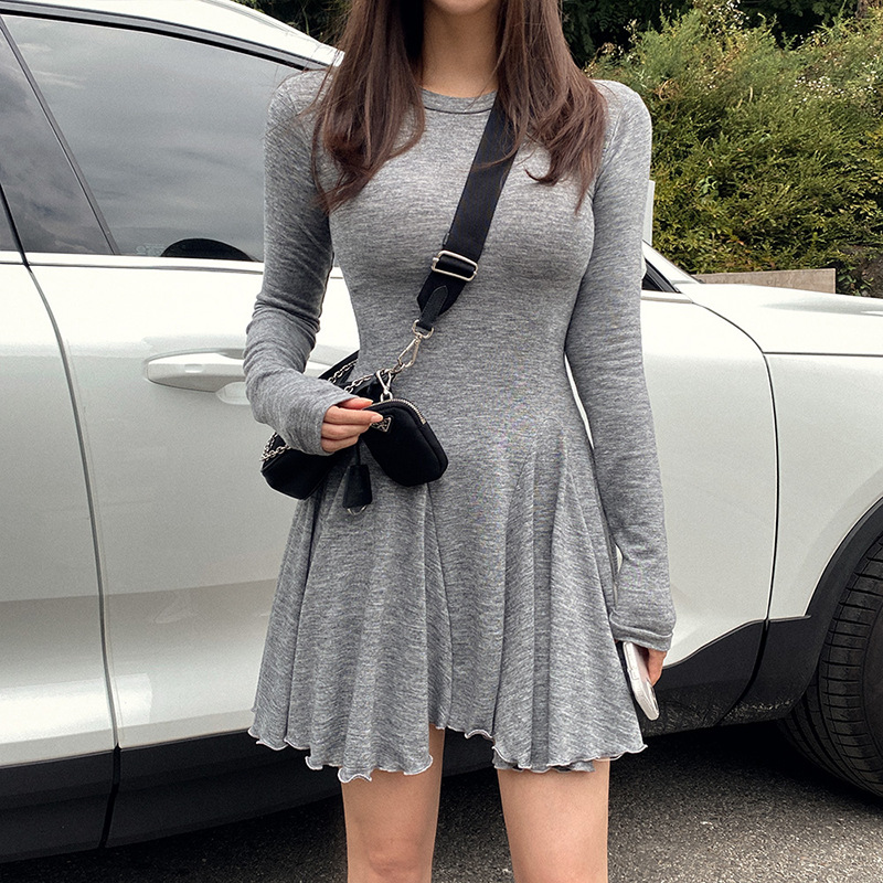 韩国东大门新品 秋季别致设计感短款连衣裙女收腰显瘦打底裙-阿里巴巴