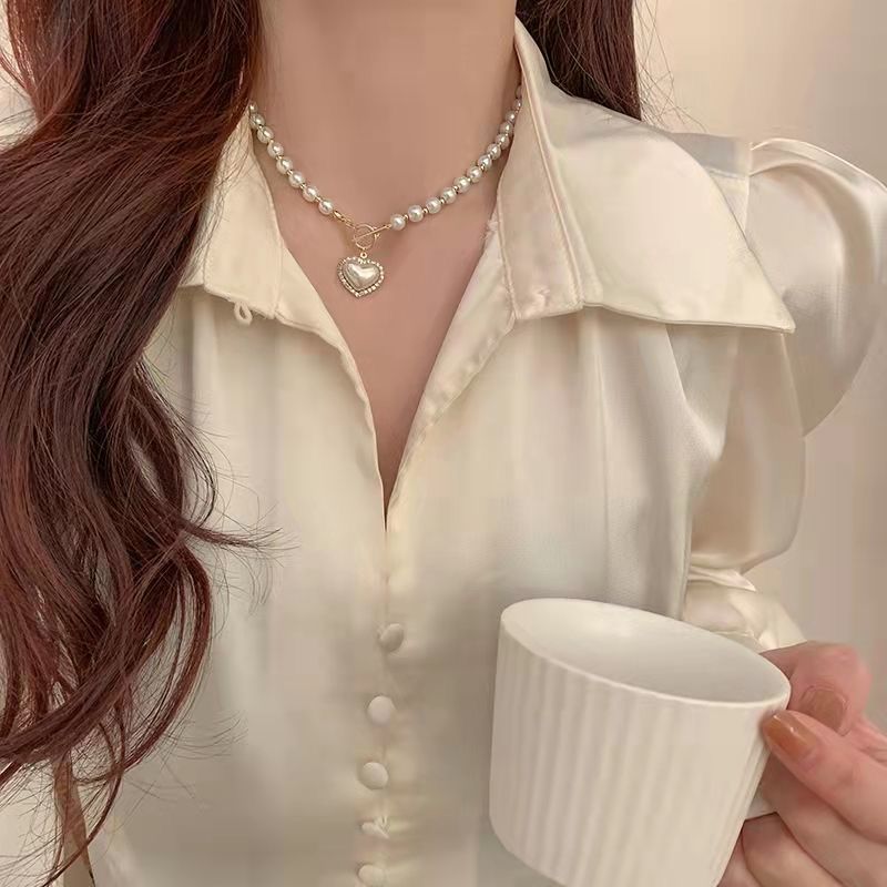 Customized Pearl Necklace 2024 New Popular High-Grade Bow Clavicle Chain Niche Dress for Women Necklace Accessories