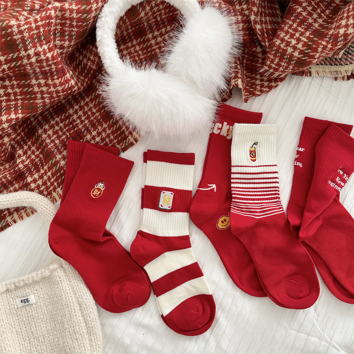 鸿运袜新年红袜子本命年大红刺绣袜子可爱刺绣招财猫红白条纹