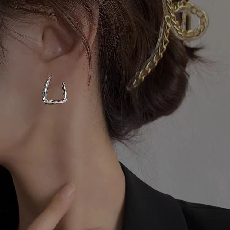 Sterling Silver Needle Ear Clip Women's Cool Style Simple Korean Internet Celebrity High Sense Temperament Stud Earrings 2023 New Fashion