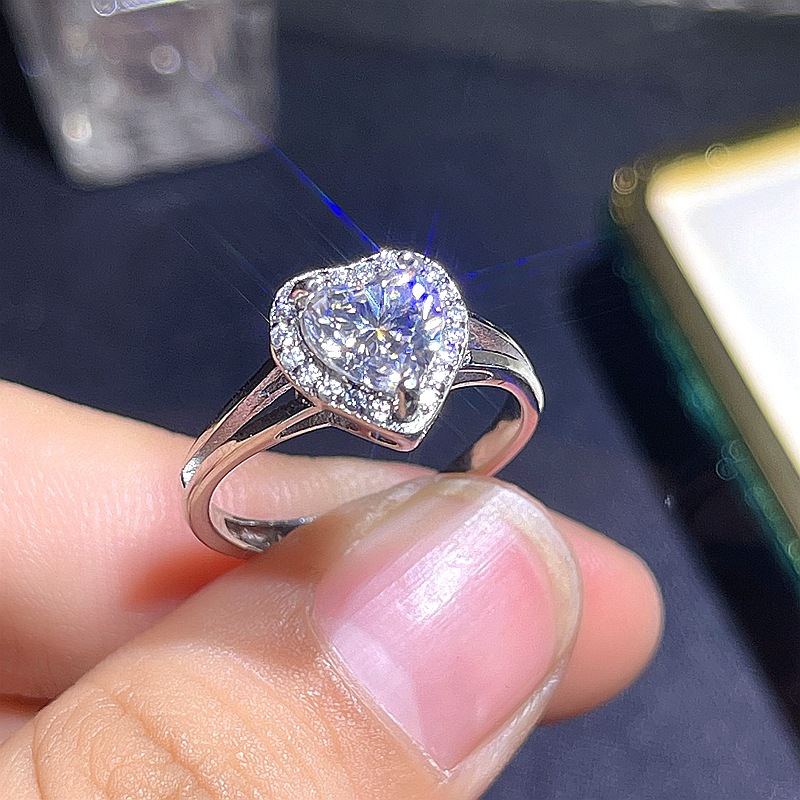 1克拉心形莫桑钻女戒 gra证书 黑卡腰码 925银镀白金 一件代发