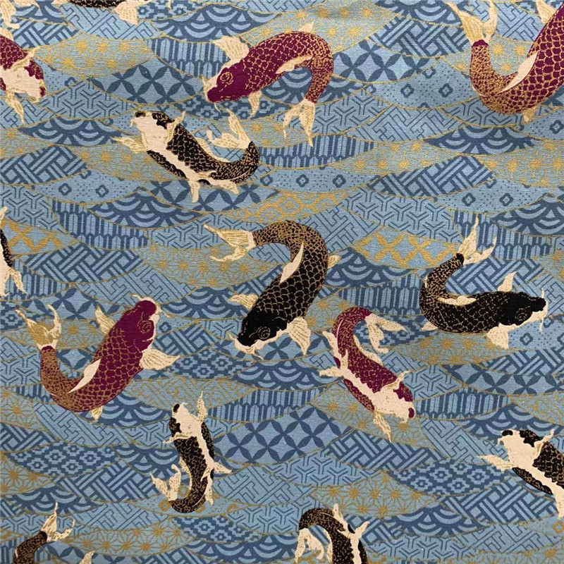 日式和风系列浅蓝色锦鲤 加厚全棉活性印花烫金面料  大量现货