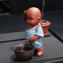 新品紫砂喷水茶宠变色陶瓷小和尚撒尿具配件人物摆件茶宠可爱创意